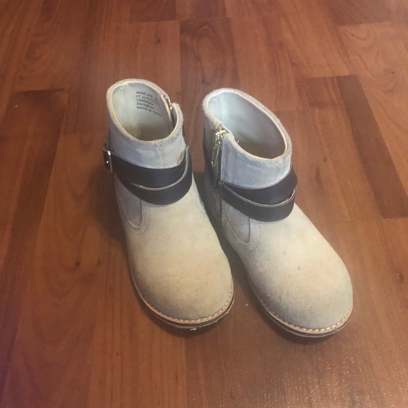 JANIE AND JACK SUEDE BOOTIE - Picture 5 of 8